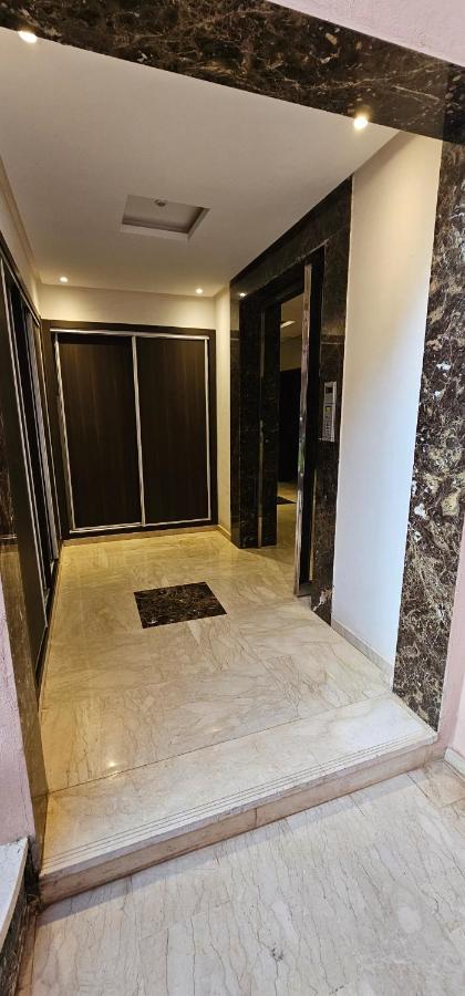 Family With Swimming Pool Air Conditionning And Elevator Apartment *